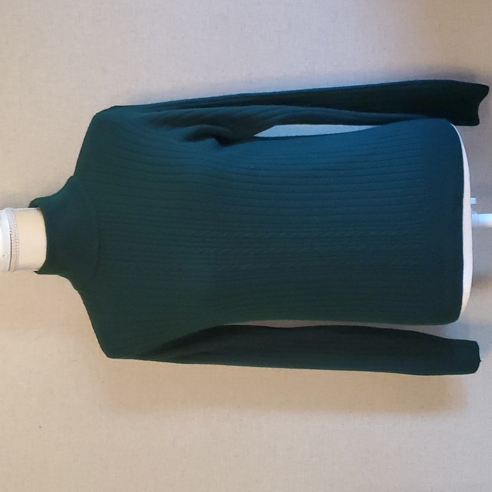 5/$20 Small Crystal-Kobe dark green ribbed mock neck sweater